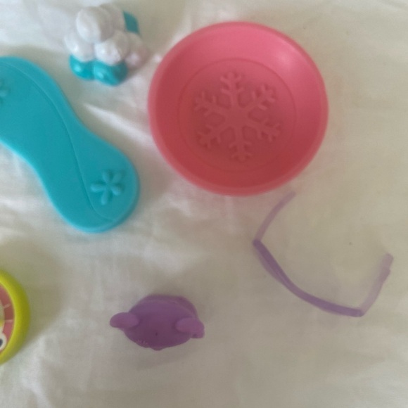 Littlest Pet Shop Winter Snow Fun Accessories Set - Picture 11 of 15